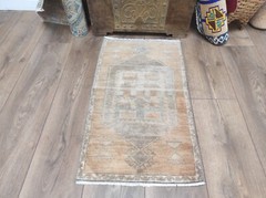 Small Pale Rug, Turkish Vintage Wool Rug, Small Area Rug, Pale Orange Rug