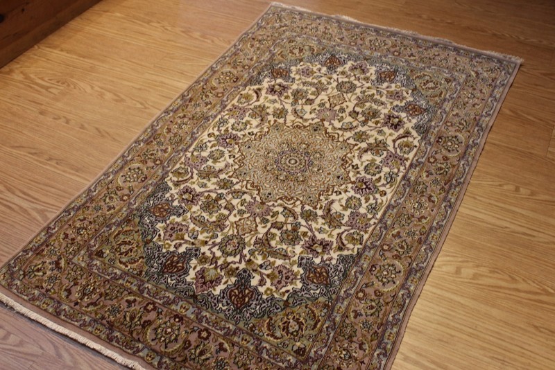 FINE QUALITY Handmade Hand Knotted Is-Fahan rug Silk and Wool 3'5" x 5'6" gallery