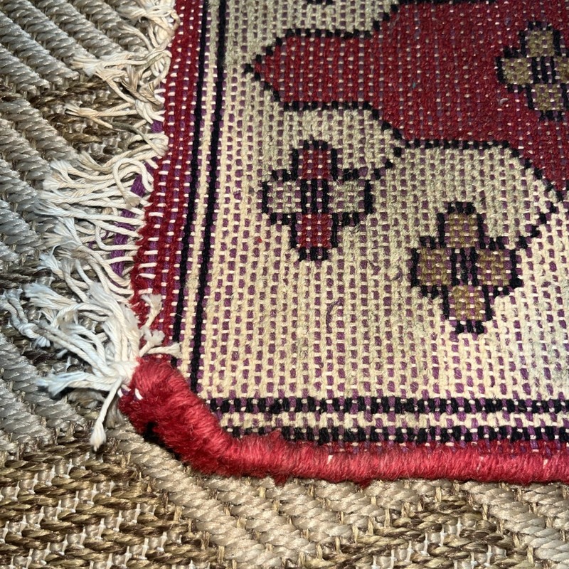 VTG. Small Anotalian Turkish Wool rug Geometric Design Good Vintage Condition gallery