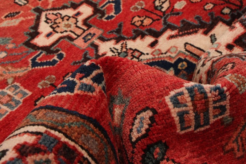 Vintage 3'5" x 8'6" Traditional Hand Knotted Vegetable Dye Wool Area Rug gallery