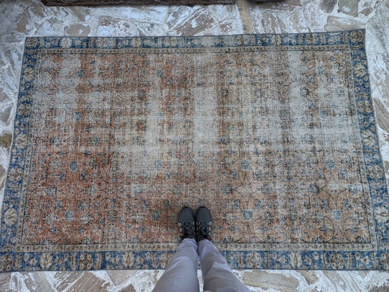 5x8 Room Size Turkish Rug – Pale Orange and Blue Tones – Hand-Knotted Vintage gallery