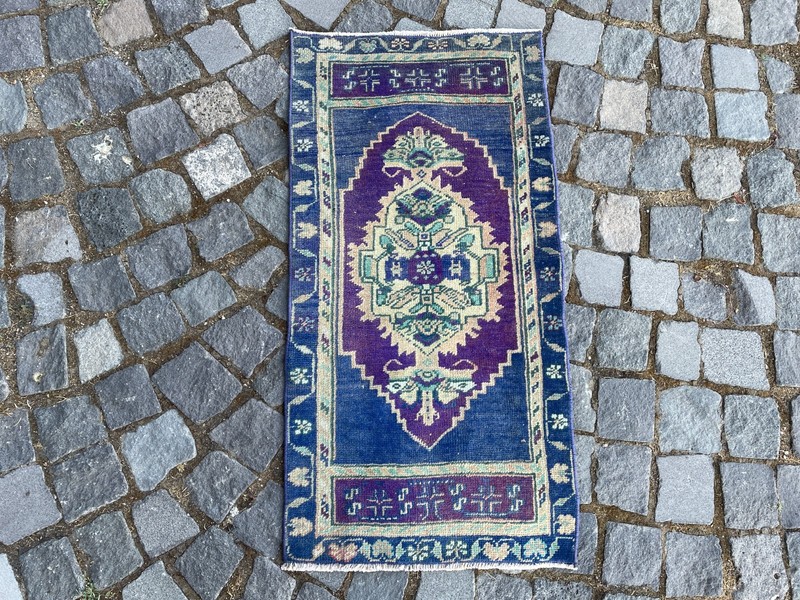 Turkish Vintage Small Rug Handmade Wool Bohemian Bath Mat Rug 1,6 x 3,1 ft gallery