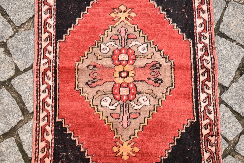 Vintage Turkish Rug 20'' X 29'' Anatolian Small Kirsehir Yastik Low Pile Rug gallery
