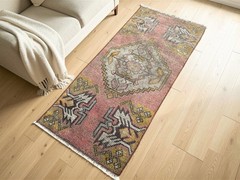 Small Handknotted Turkish Wool Rug: Vintage Bohemian Accent Mat 1,4 x 3,1 ft