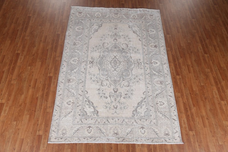 Distressed Floral Area Rug 6x10 Ft Handmade Wool Carpet Beige / Gray Medallion gallery