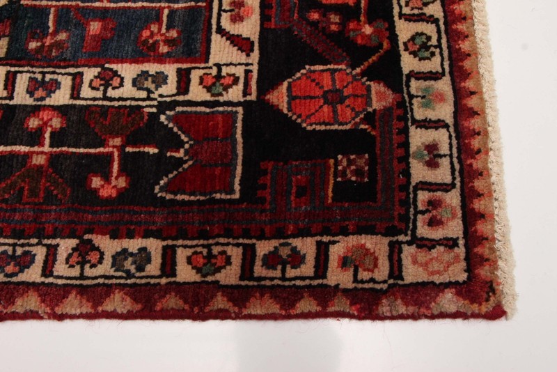 Vintage 4'9" x 9'3" Traditional Hand Knotted Vegetable Dye Wool Area Rug gallery