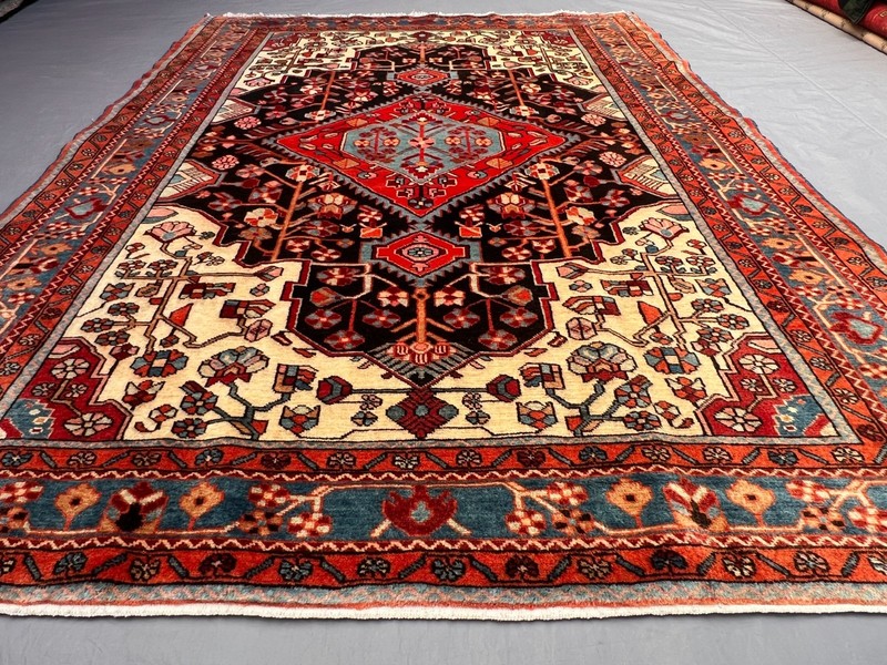 5'1x7'3 ft Vintage Caucasian Hand Knotted Wool Soft Pile Floral Area Rug gallery