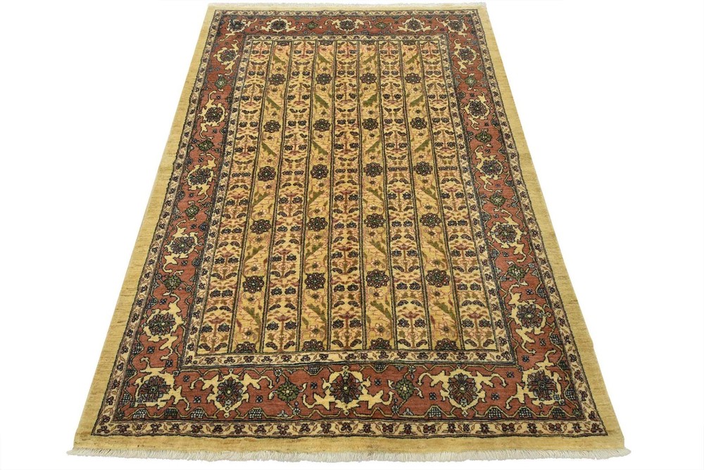 Gabbeh Rug 5’6” x 7’7” Beige Wool Vintage Traditional Hand-Knotted Carpet