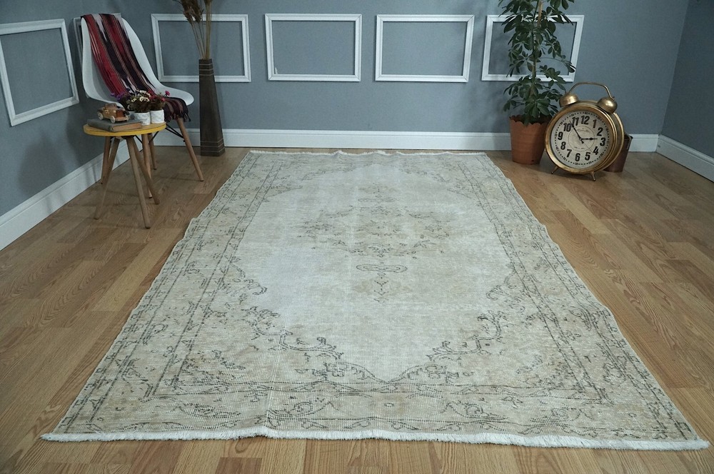 Neutral Beige Vintage Turkish Rug, Wool Woven Boho Decor, 5.15x8.56 ft. H-2684