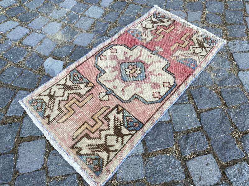 Vintage Oushak Rug, Hand-Knotted Wool, Salmon Cream Muted Boho Accent Rug gallery