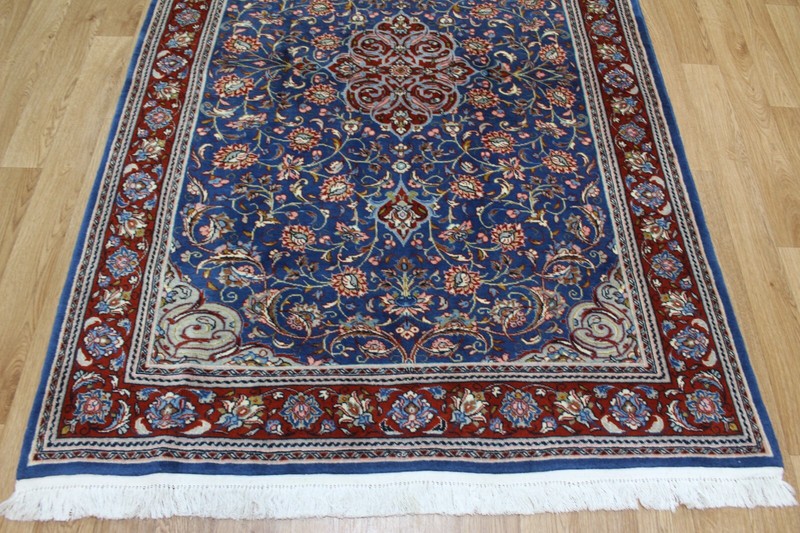 FINE HANDMADE ORIENTAL WOOL RUG FINE FLORAL DESIGN 198 X 132 CM gallery