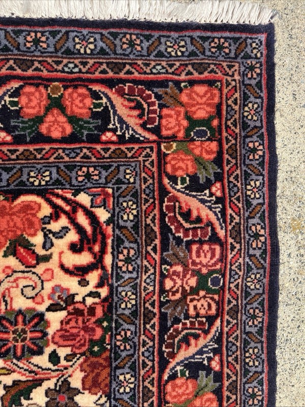 5’3”X 3’7” Attractive Semi-Antique Handmade PERSIANRUG Ivory Field gallery
