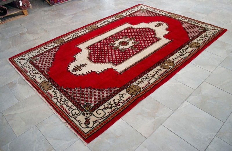 1970s Turkish Rug – Handwoven Red & Ivory Anatolian Carpet 6’1” x 9’2” gallery