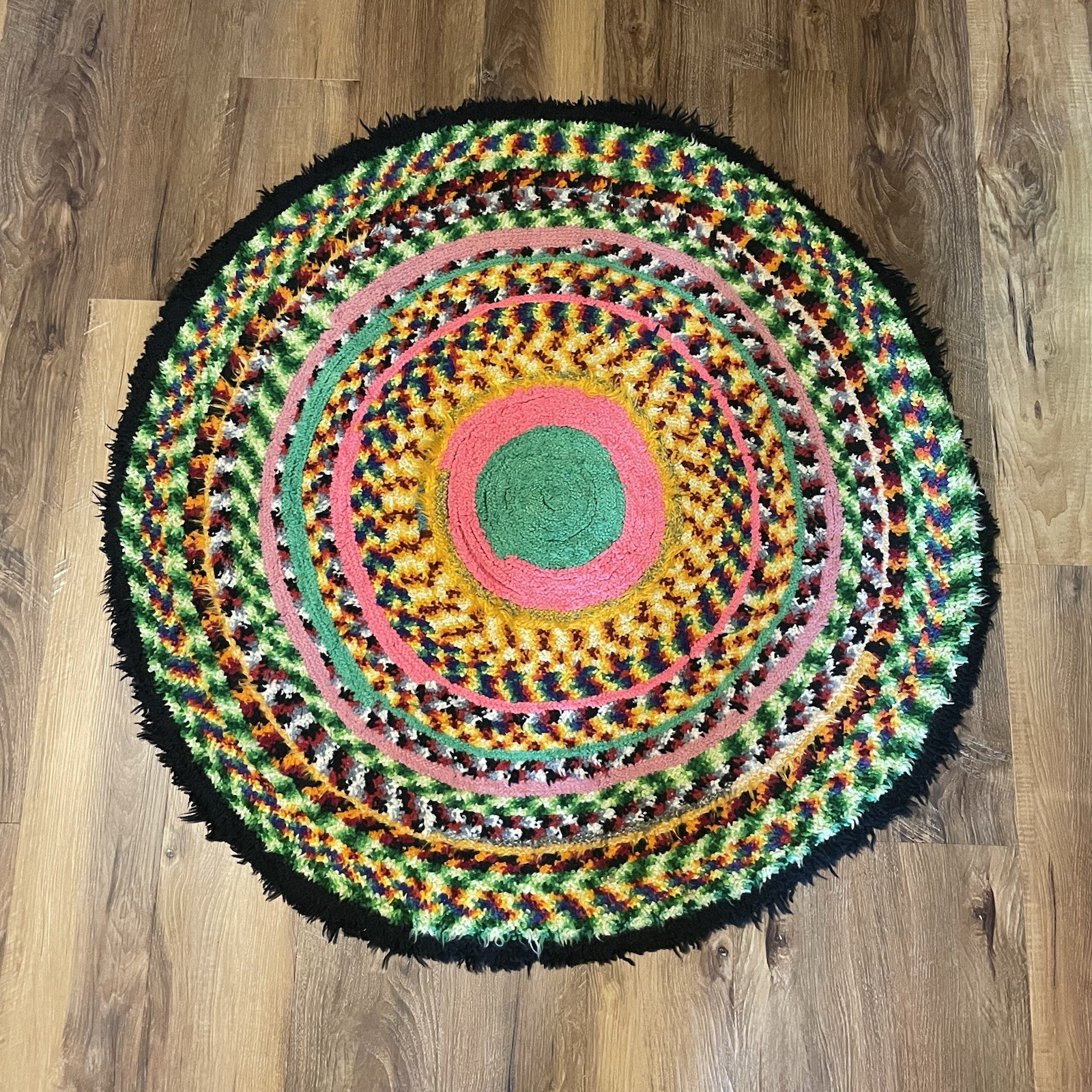 Vintage 60s 70s Rug hand hooked 40 inch Circle Multicolored Bohemian Decor gallery