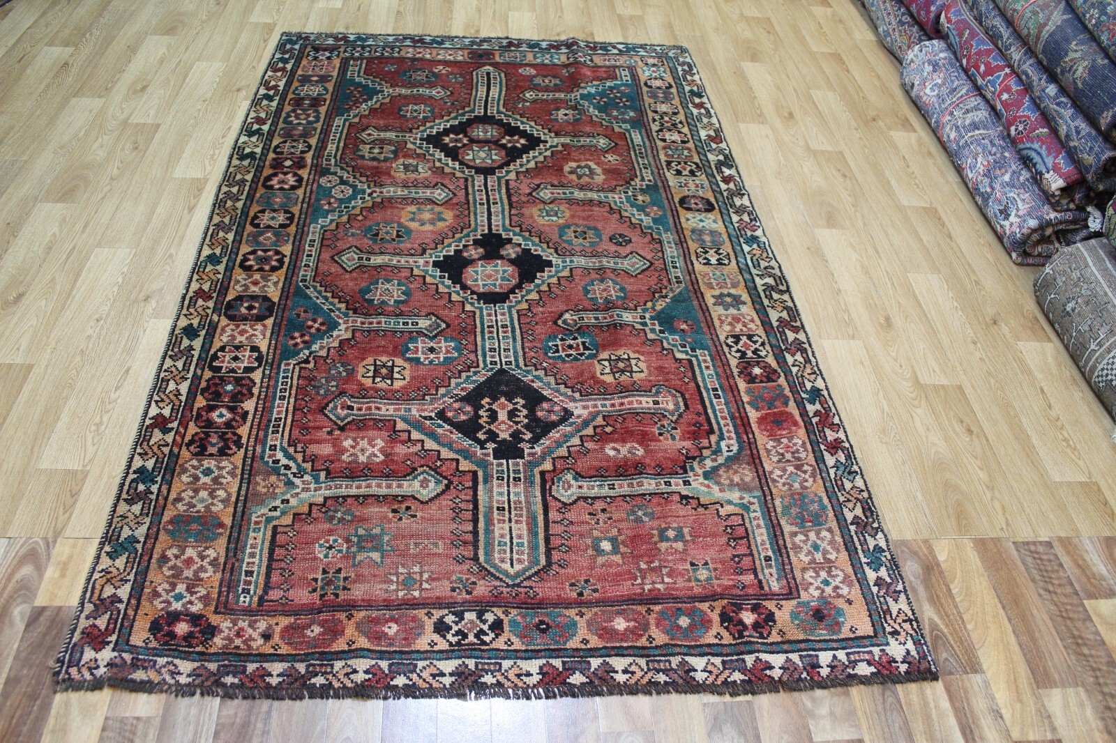 ANTIQUE HANDMADE QASHQAI ORIENTAL WOOL RUG OF TRIPLE MEDALLION 237 X 141 CM gallery