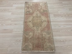 Small Pink rug, Turkish rug, Vintage Rug, Bath rug, Doormat rug, 1.3 x 2.9 ft