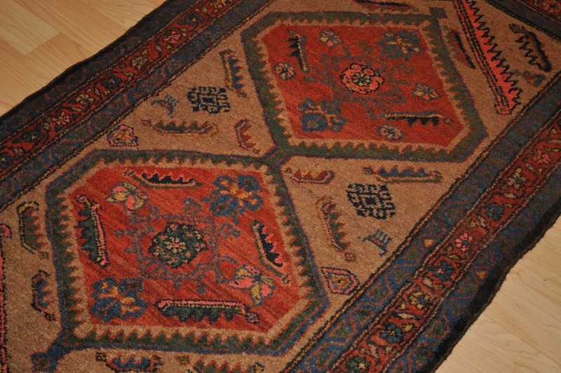 Antique SERAB Rug. One of Kind Aprx. 5' x 3' HERIZ Serapi Design early 1900 gallery