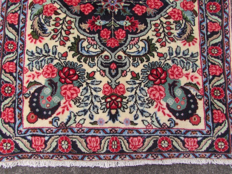 Fine Vintage Hand Made Traditional Rug Oriental Wool White Red Rug 81x63cm gallery