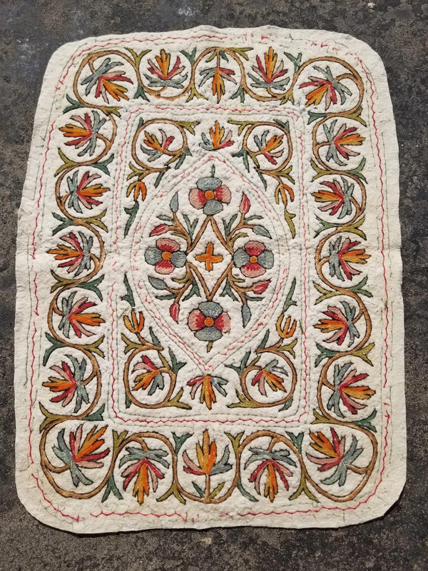 Vintage Handmade Kashmiri Aari Work Namda Wool Multicolor Rug 4.0x2.1 ft gallery