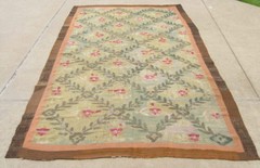18th C. Aubusson Rug 9’3″x5’5″ Minnesota Historical Society Mary Griggs Burke