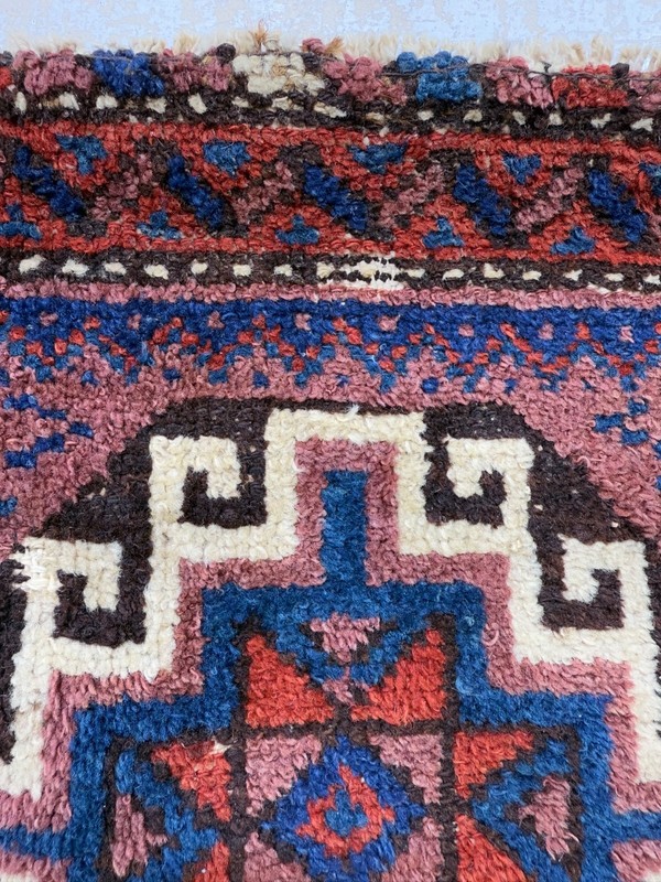 Vintage Beautiful Hand Knotted Oriental Wool Single Bag Face Rug 43x53 Cm gallery