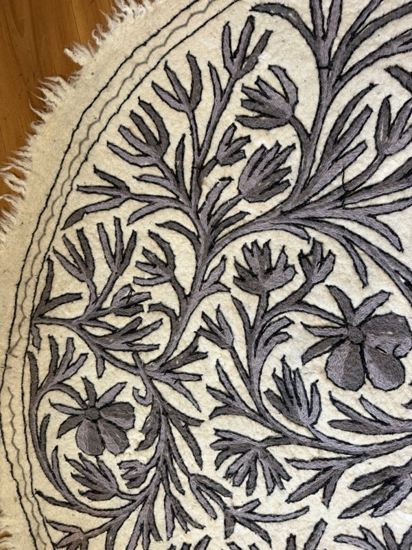 Vintage Kashmiri Namda Rug Round 5ft Felted Wool Chainstitch Crewel Embroidery⁠ gallery
