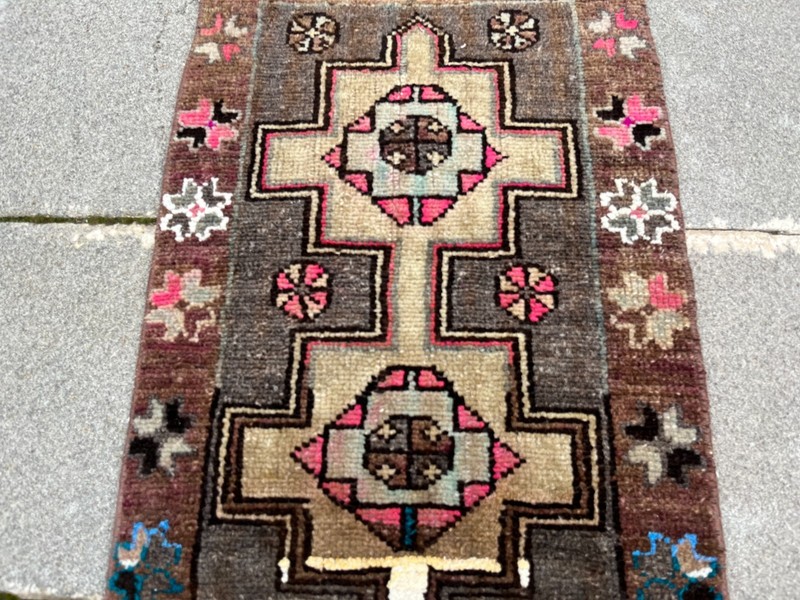 Vintage Turkish Rug Mat 1.4x1.9 ft Geometric Tribal Boho Pink Brown Rug gallery