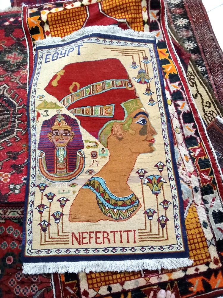 Egypt Made Carpet Handmade Beige Color 2 X 4 Ft Rug Nefertiti Pictorial Carpet