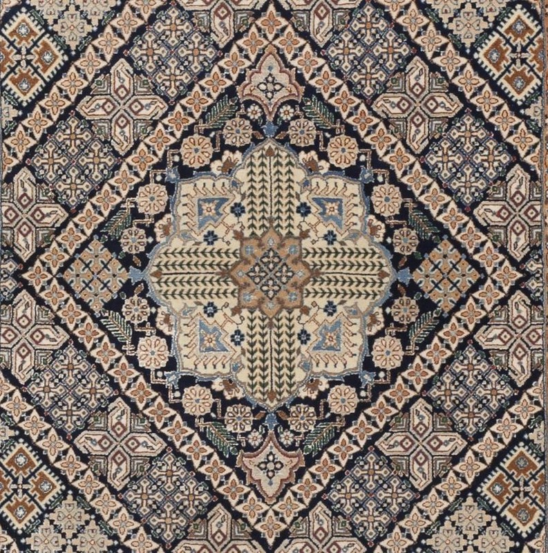 Super Fine hand knotted luxury Rug gallery