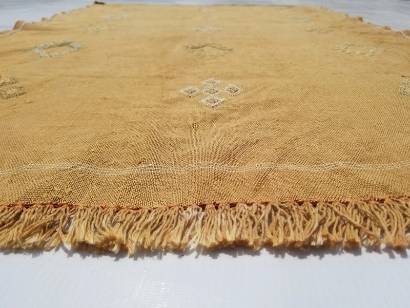 Distressed Vintage Traditional Handmade Moroccan Cactus Kilim 4.4x3.0ft gallery