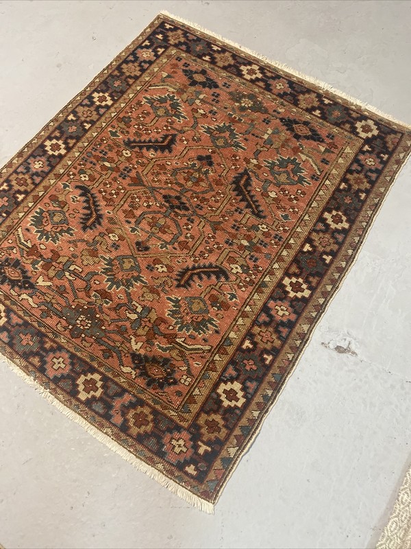 Antique Heriz Serapi Rug gallery