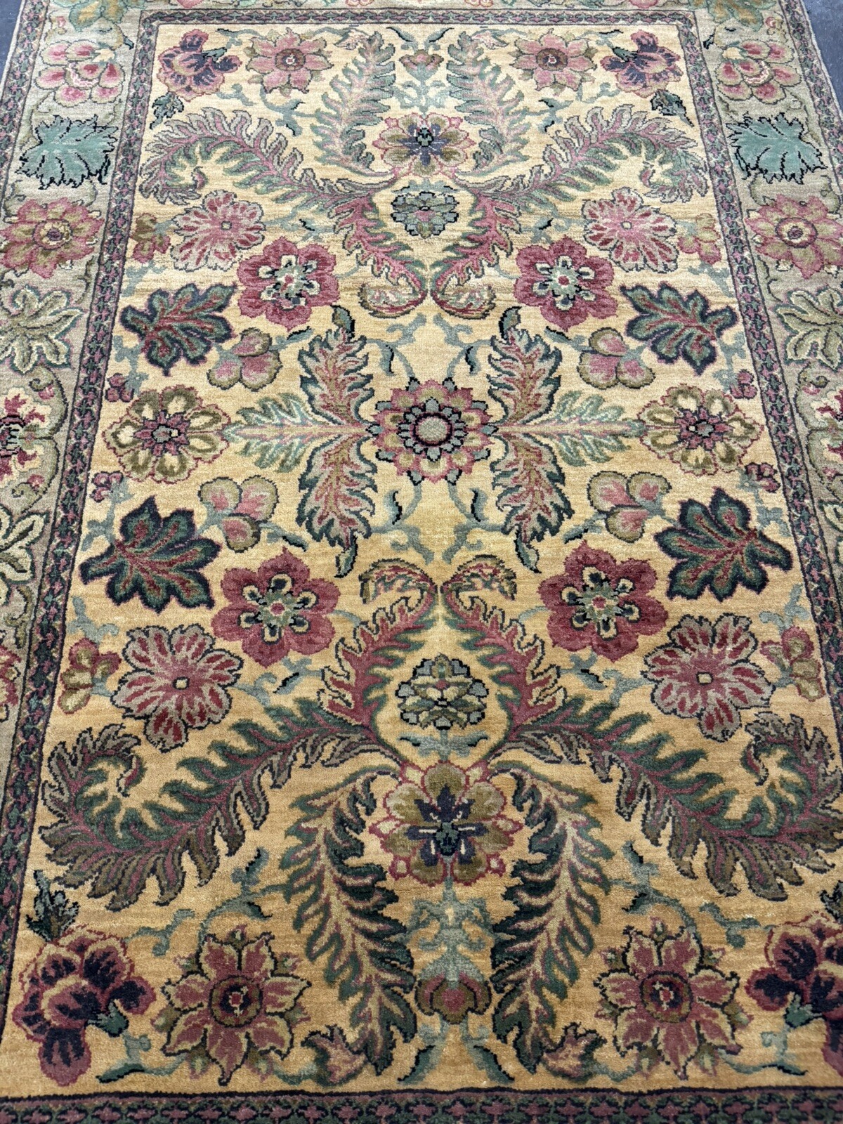 Couristan Majestic Collection Victorian Shawl-Beige 5'6x8' 100% Wool are rug gallery