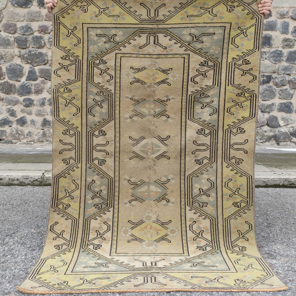 Old worn Milas Area Rug 3.71 x 5.51 ft , 4x6 Handmade Wool Rug 113 x 168 cm