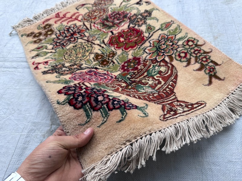 COLLECTORS' ITEM Stunning Vintage Super Fine Quality Guldan Silk Mixed Carpet gallery