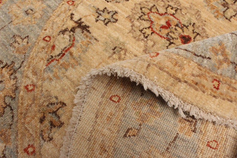 Vintage Hand-Knotted Area Rug 4'2" x 4'2" Traditional Oriental Wool Carpet gallery