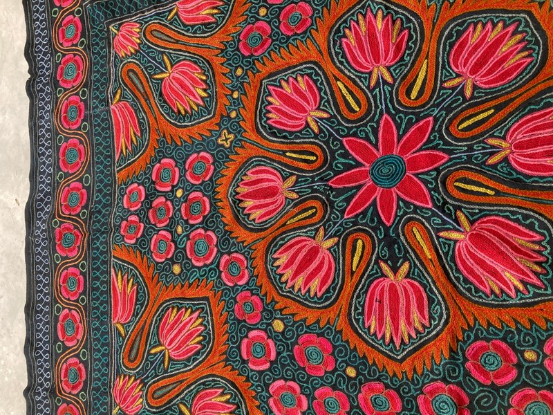 Vintage Handmade Uzbek Suzani Crewel Floral Embroidery Floor Rug 237x197 cm gallery