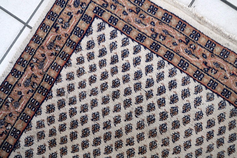 Handmade vintage Indian Seraband rug 2.9' x 5.2' (89cm x 160cm) 1970s - 1C897 gallery