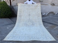 Vintage Turkish Oushak Rug 5.3×9.1 ft Muted Ivory Grey Distressed Wool Area Rug