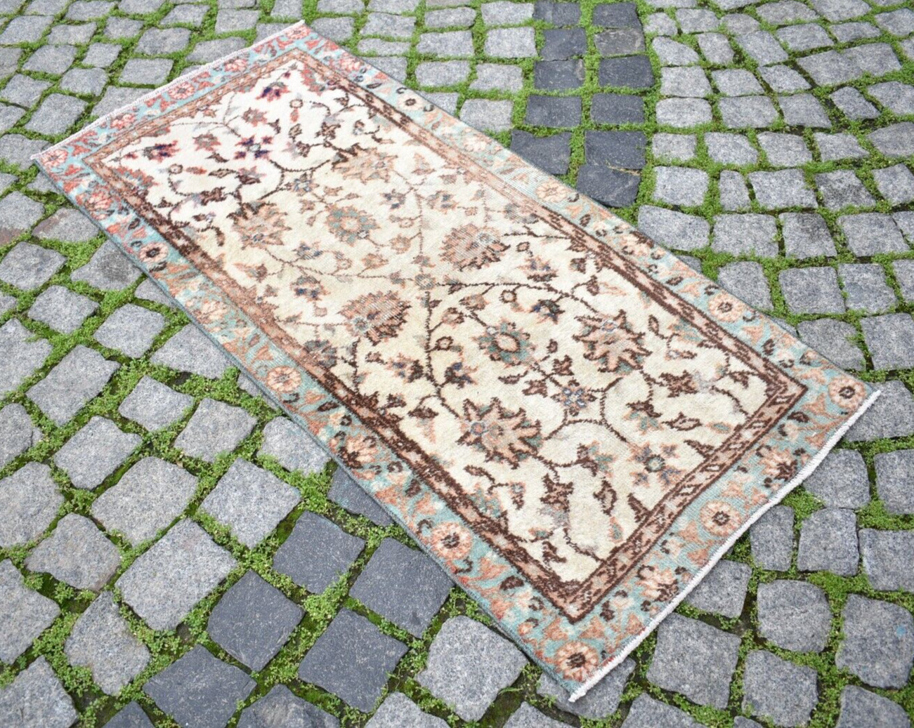 Vintage Turkish Rug 25'' x 52'' Muted Dye Oushak Rug Hand-knotted Wool Pile Rug gallery