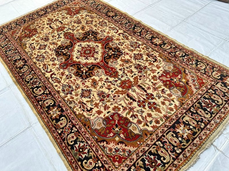 COLLECTORS' ITEM Stunning Natural Vegetable Dye Super Fine Quality Oriental Rug gallery