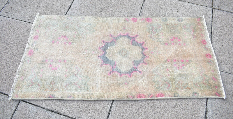 Vintage Turkish Rug 18'' x 37'' Muted Dye Oushak Rug Hand-knotted Small Wool Rug gallery
