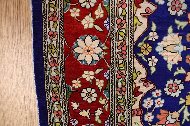 One of a Kind Master Piece Turkish Hereke silk rug signed by the maker 90 x 62cm gallery