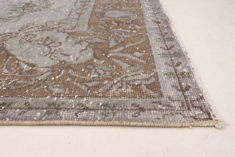 Vintage 5'4" x 9'3" Traditional Hand Knotted Vegetable Dye Wool Area Rug gallery