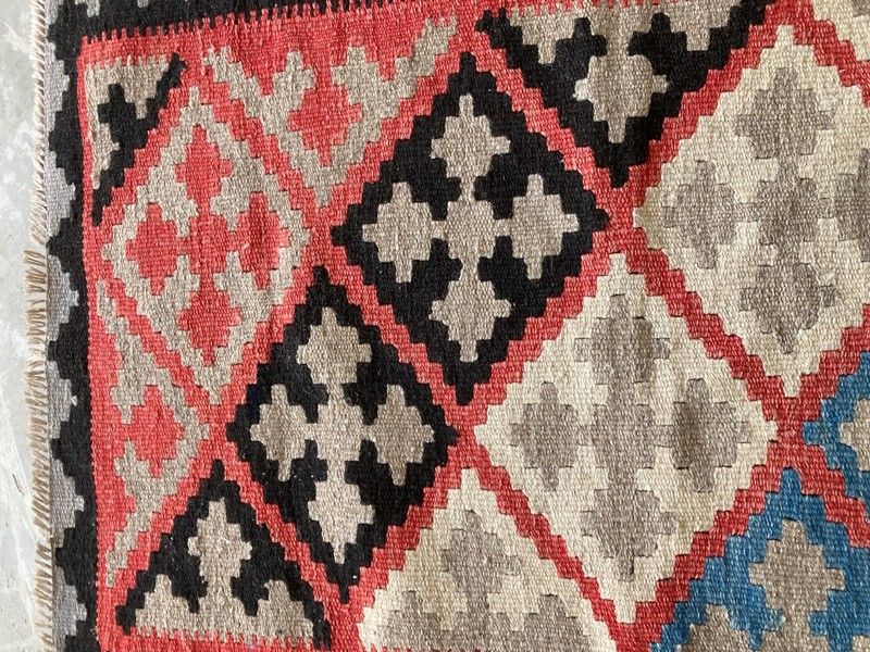 Vintage Traditional Handmade Geometric Qashqai Kilim Floor Rug Carpet 94X63 cm gallery