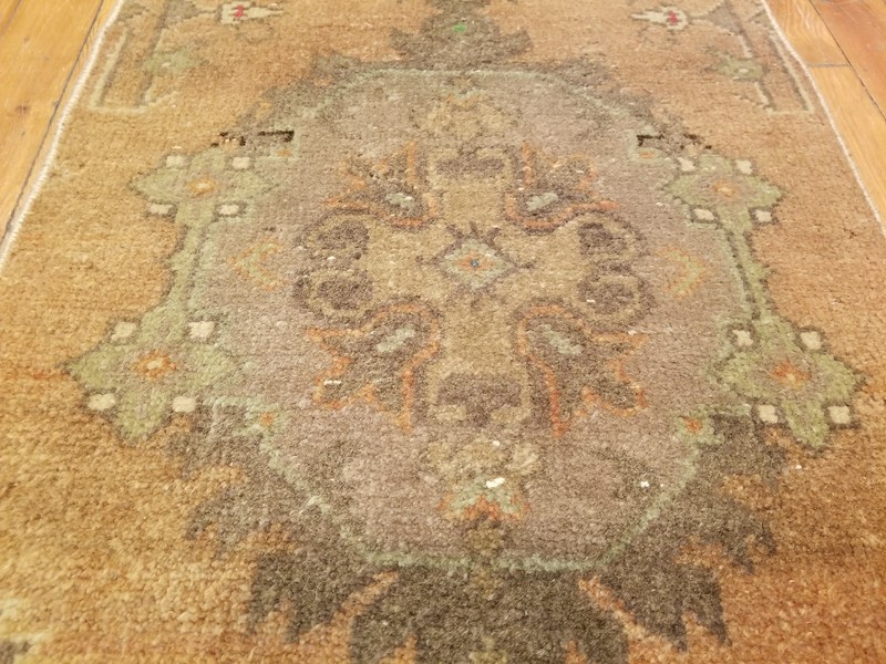 Beautiful Primitive Antique 1900-1930's Wool Pile, Vegy Dye, Rug 1’4”x 3’ gallery