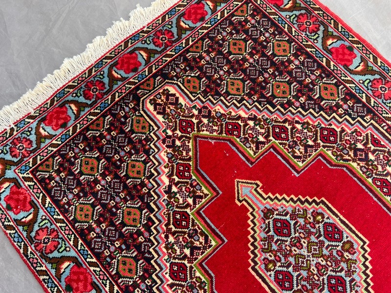 Stunning Vintage Oriental Floral Pattern Keshan Natural Vegetable Dye Senneh Rug gallery