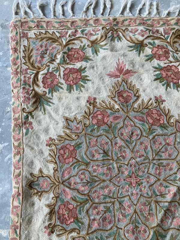 Vintage Handmade Kashmiri Floral Medallion Crewel Wool Area Rug87x56 cm gallery
