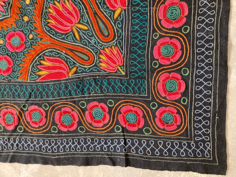 Vintage Handmade Uzbek Suzani Crewel Floral Embroidery Floor Rug 237x197 cm gallery