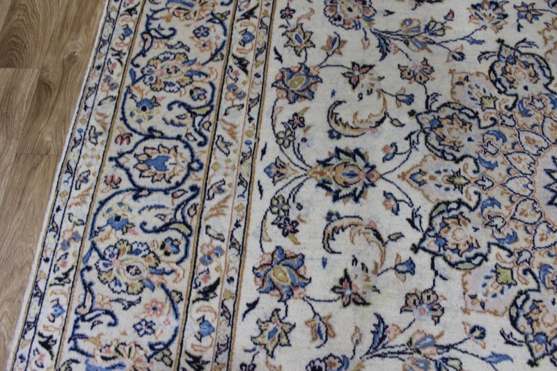 A good example of a Keshan carpet with fine floral design 300 x 197 cm gallery