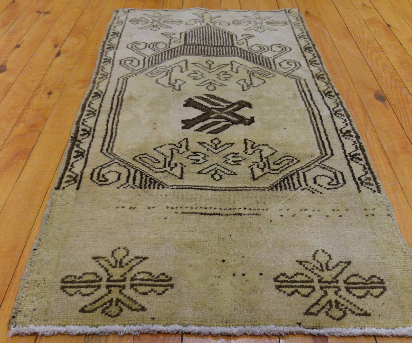 Beautiful Vintage 1950-1960s Wool Pile Natural Dyes Ushak Love Bird Rug 1’7”x 3’ gallery